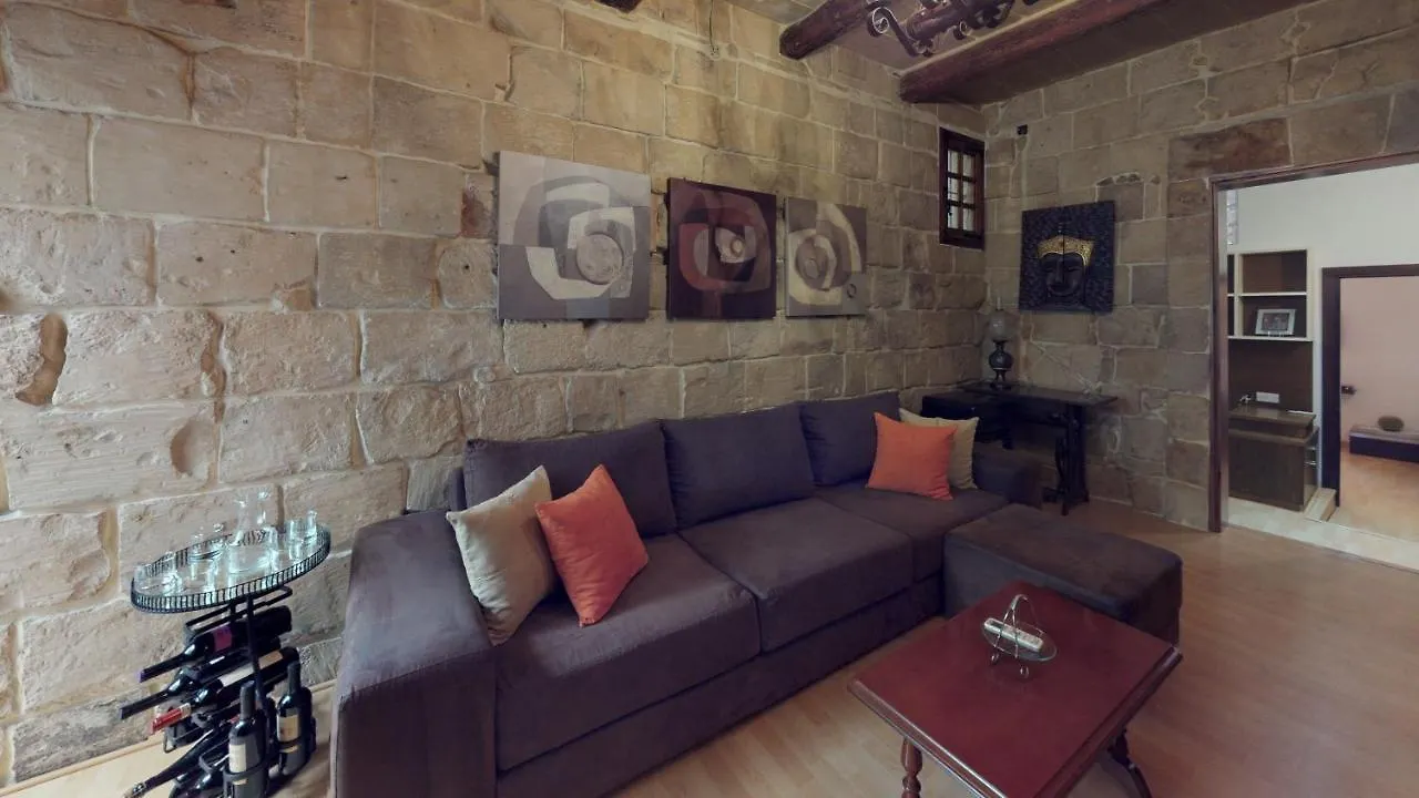 Central 2 Bedroom Apartment In Valletta