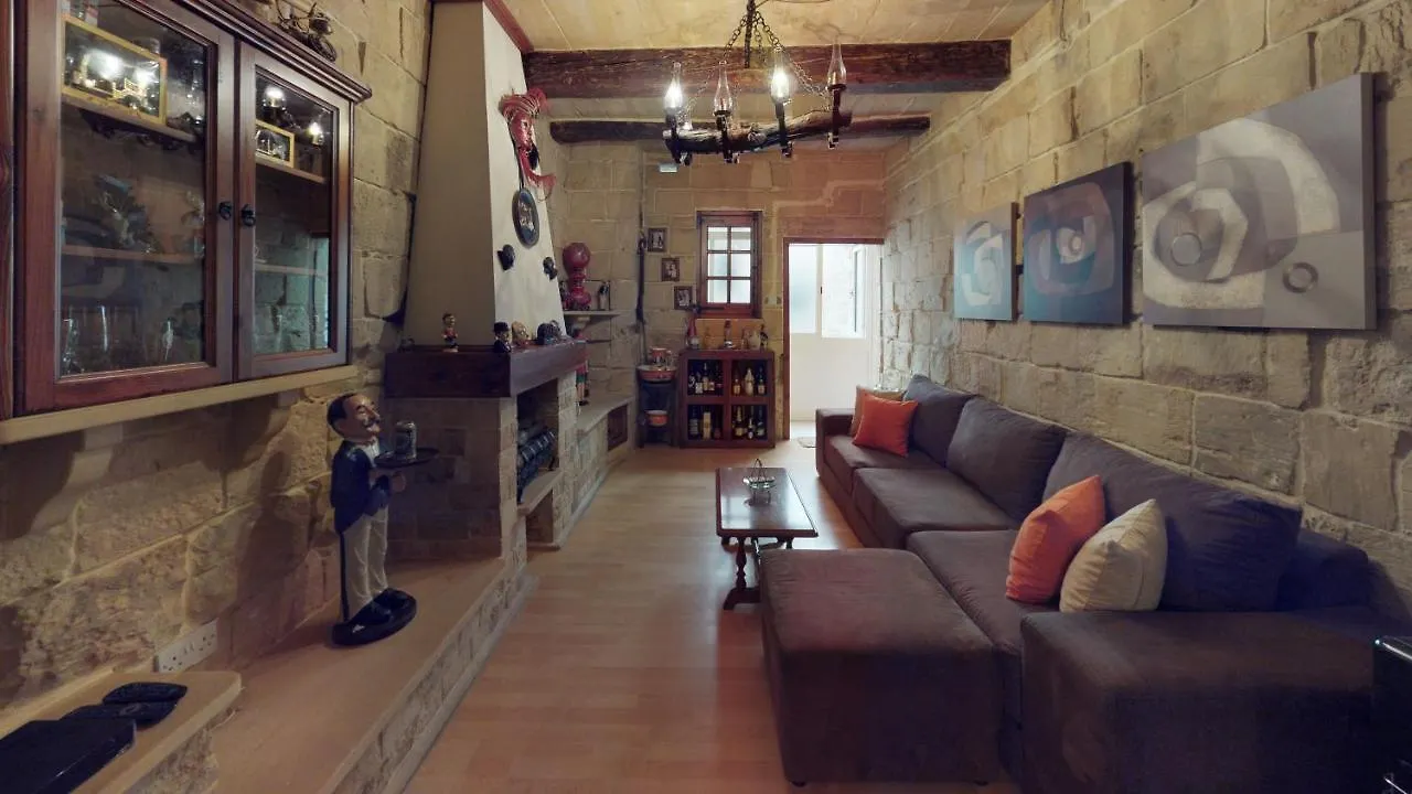 Central 2 Bedroom Apartment In Valletta
