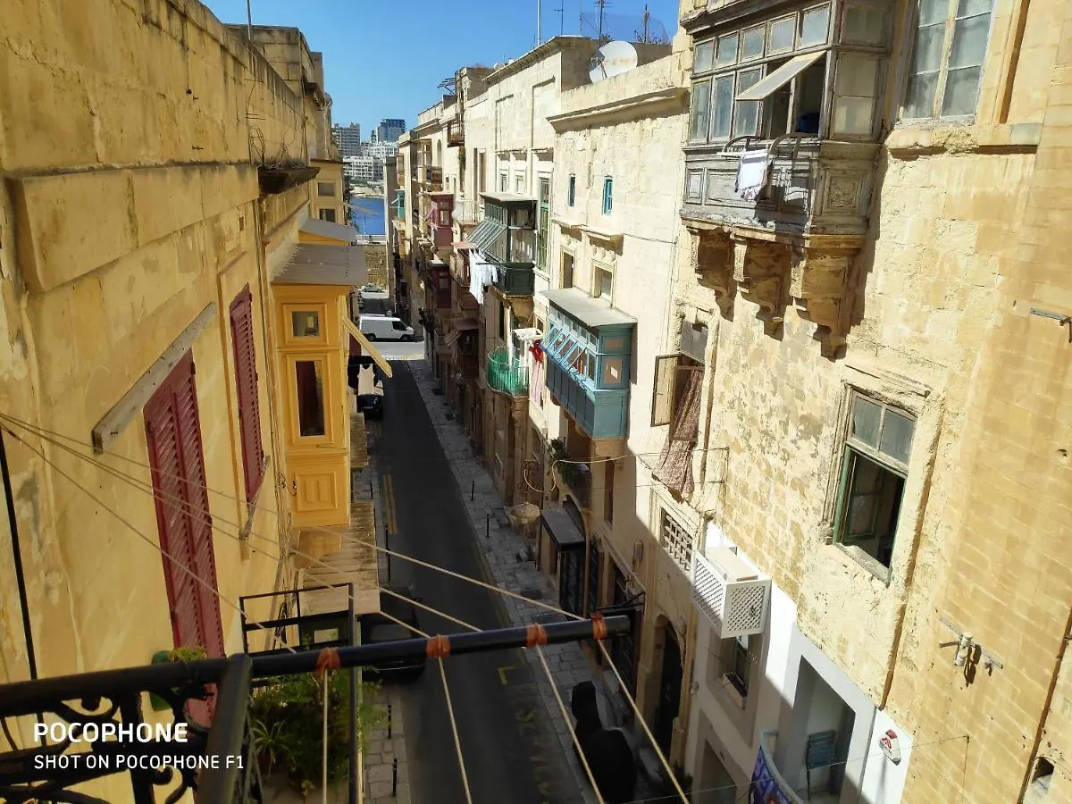 Central 2 Bedroom Apartment In Valletta Malta