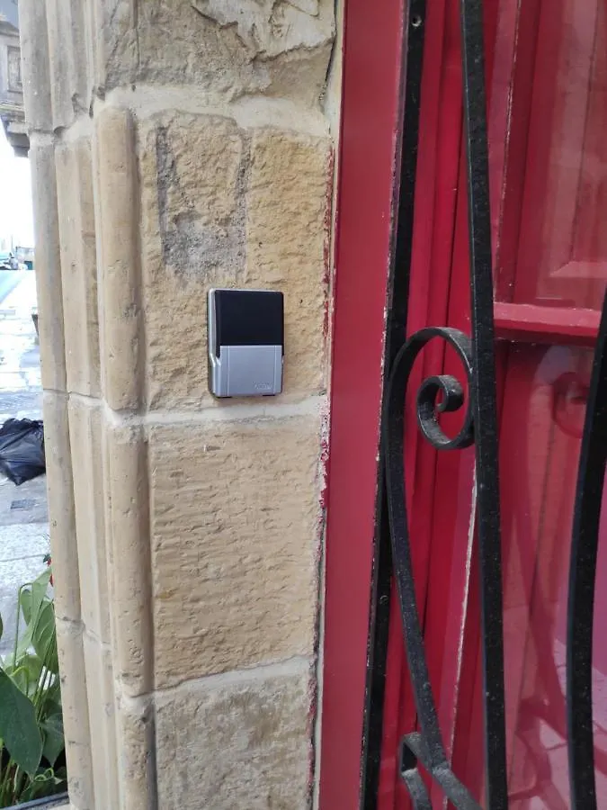 Central 2 Bedroom Apartment In Valletta 0*,